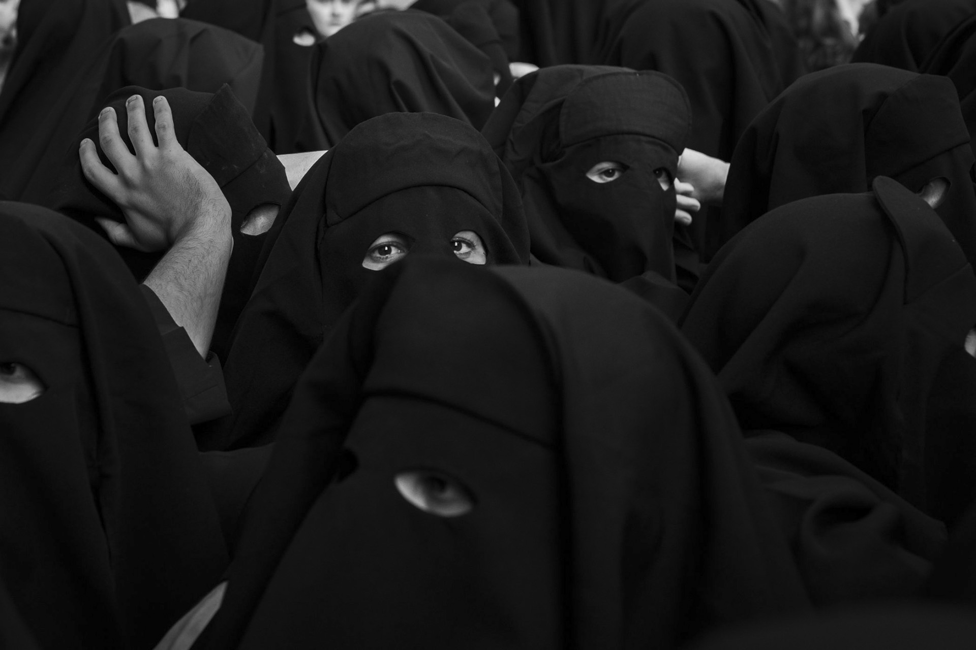 2024年，西班牙，圣周上的人们